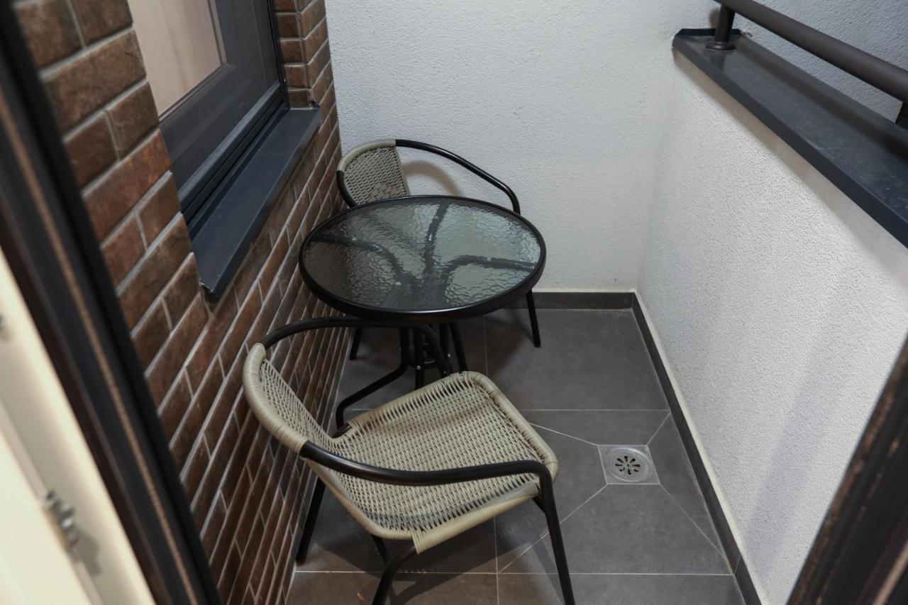 Apartment Promenada Avenija โนวีซาด ภายนอก รูปภาพ