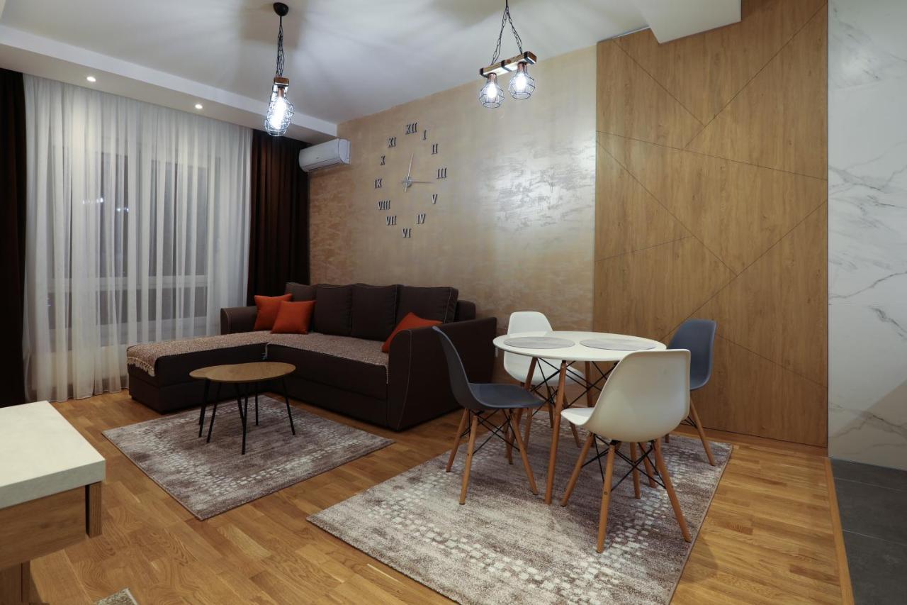 Apartment Promenada Avenija โนวีซาด ภายนอก รูปภาพ